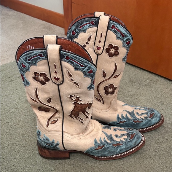 Women's Western Embroidered Dan Post Boots - Picture 2 of 6